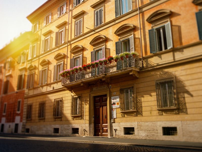 Palazzo condominiale storico a Roma per servizi di derattizzazione e gestione aree comuni